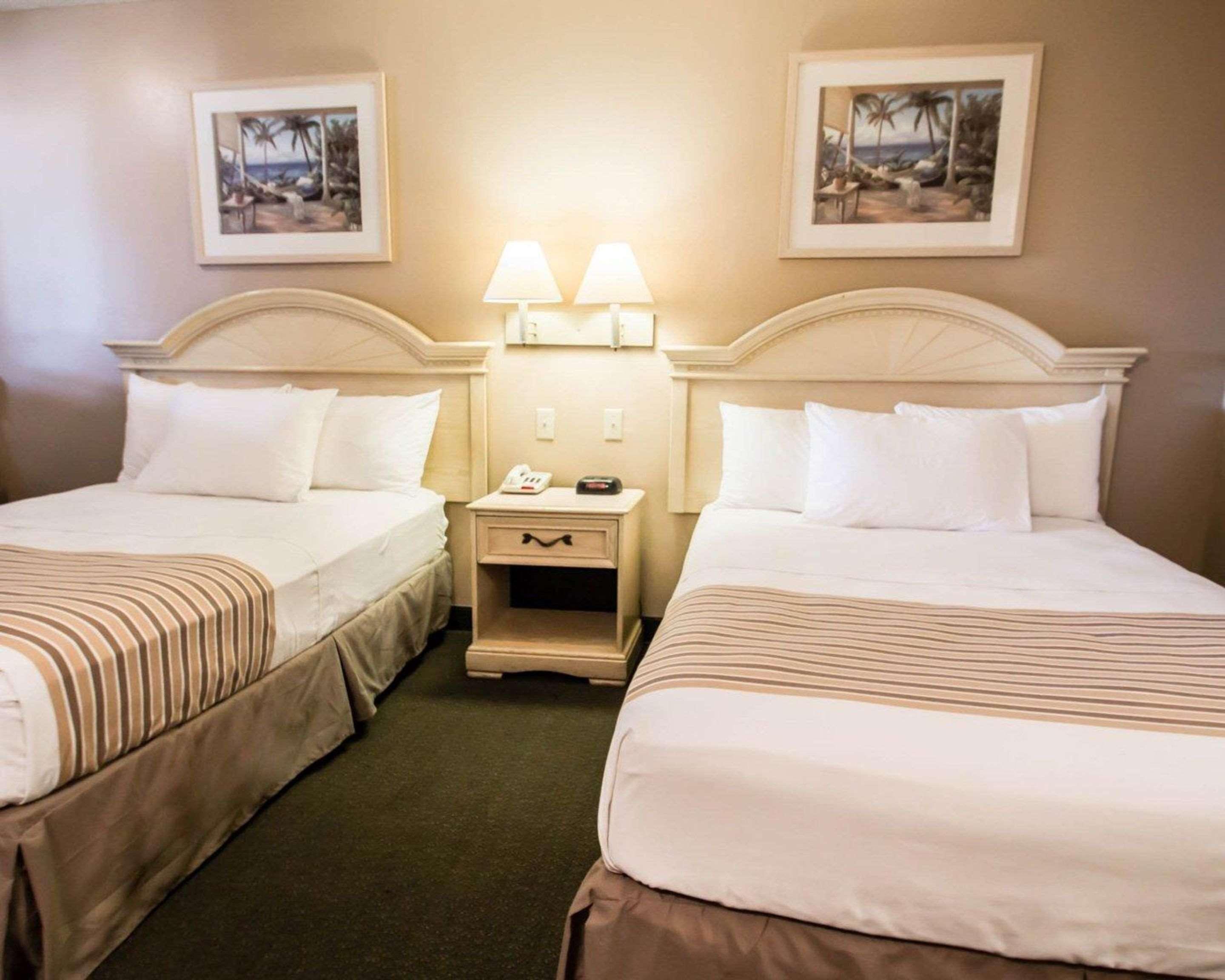 Rodeway Inn Forest City Екстер'єр фото