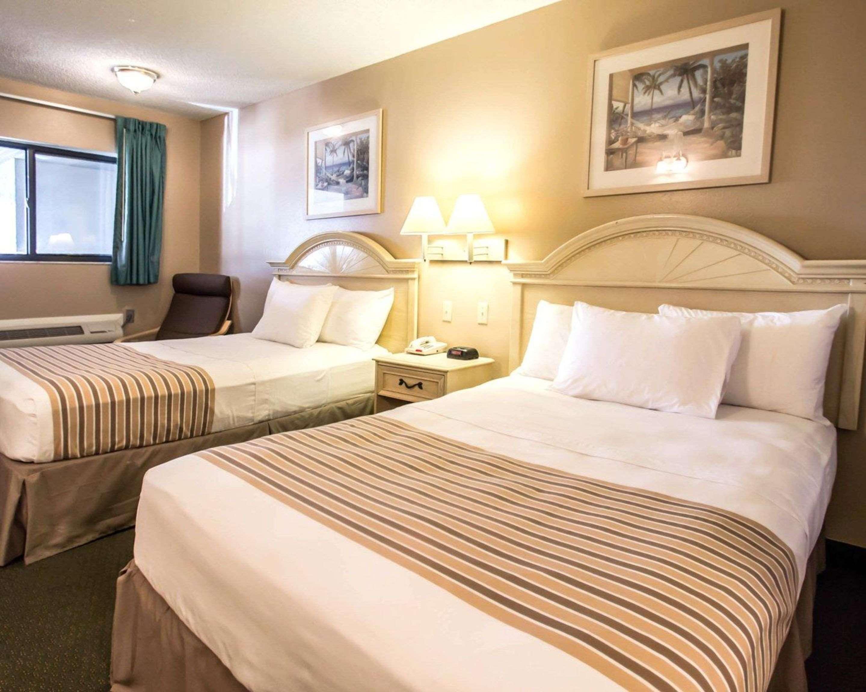 Rodeway Inn Forest City Екстер'єр фото