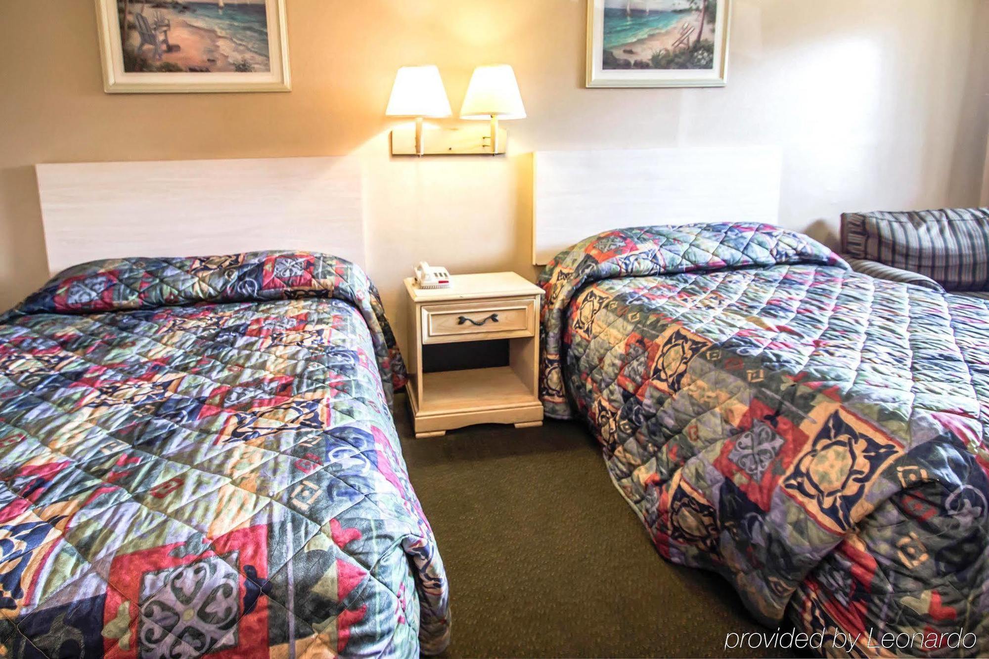 Rodeway Inn Forest City Екстер'єр фото
