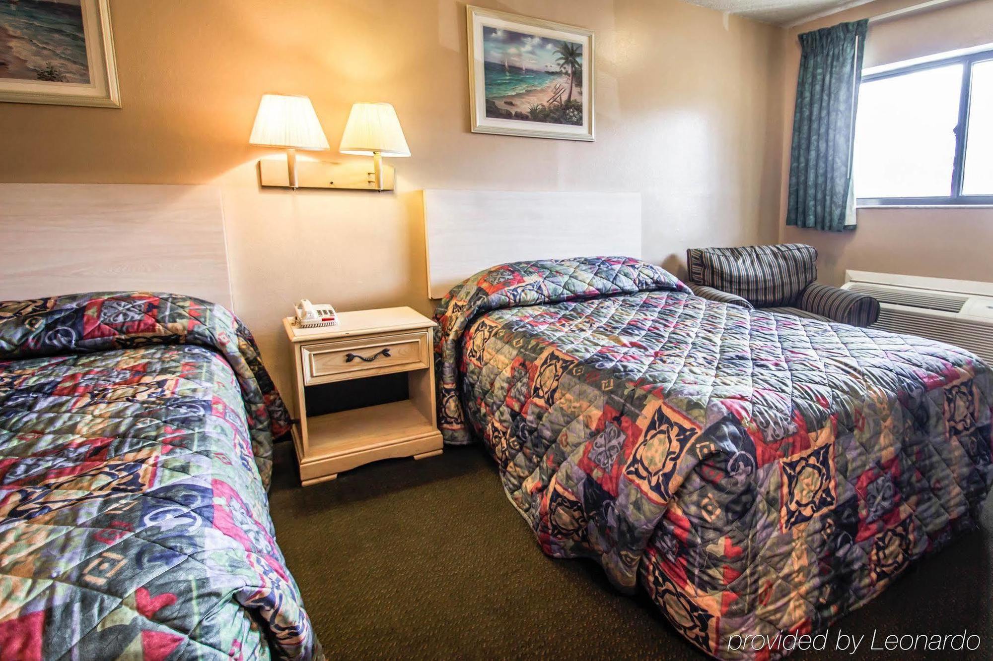Rodeway Inn Forest City Екстер'єр фото