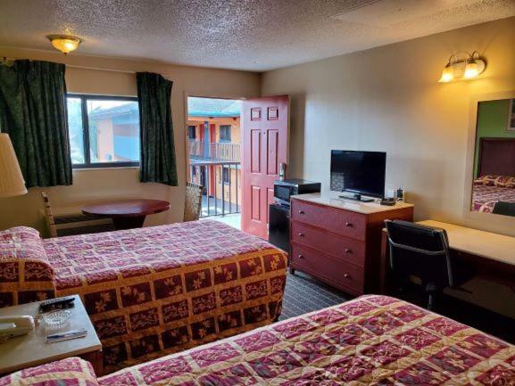 Rodeway Inn Forest City Екстер'єр фото
